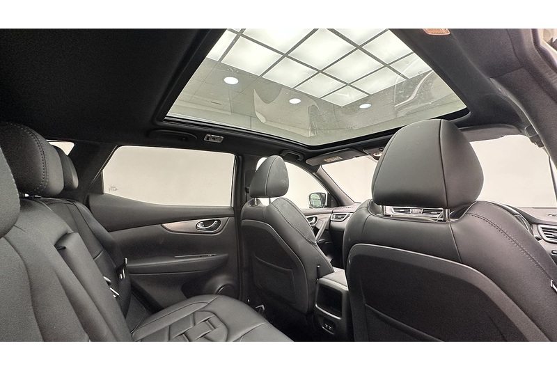 Nissan Qashqai DIG-T Tekna+ - U3899