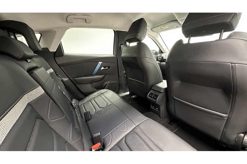 Citroen e-C4 Shine Plus - U3908