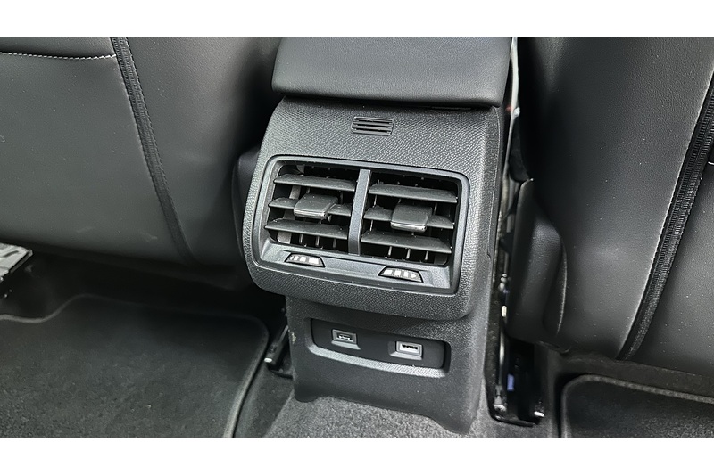 Citroen e-C4 Shine Plus - U3908