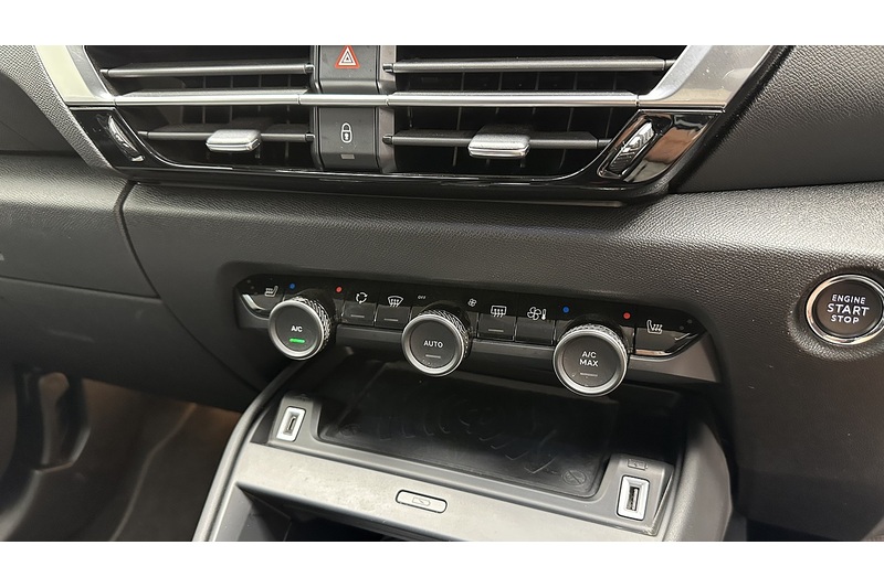 Citroen e-C4 Shine Plus - U3908