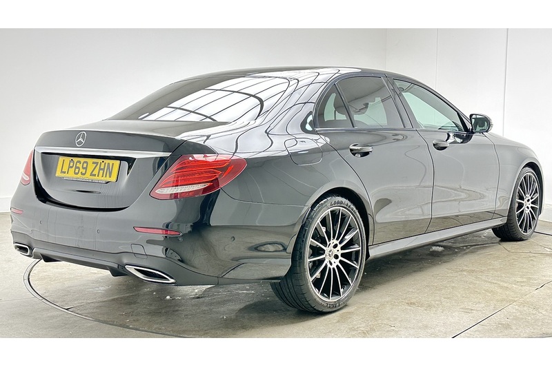 Mercedes-Benz E Class E220d AMG Line Night Edition - U3909