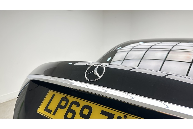 Mercedes-Benz E Class E220d AMG Line Night Edition - U3909