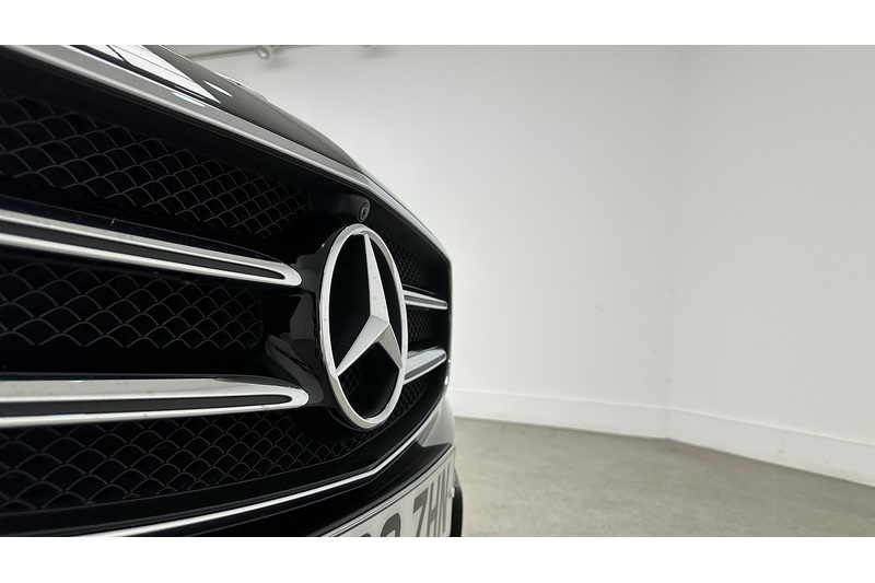Mercedes-Benz E Class E220d AMG Line Night Edition - U3909