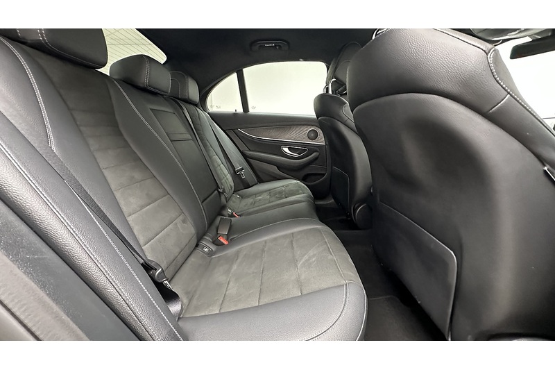 Mercedes-Benz E Class E220d AMG Line Night Edition - U3909