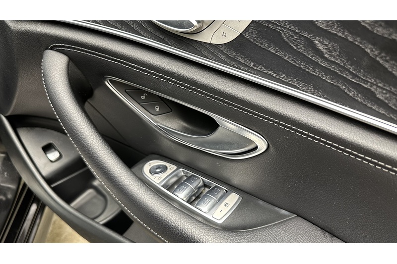 Mercedes-Benz E Class E220d AMG Line Night Edition - U3909