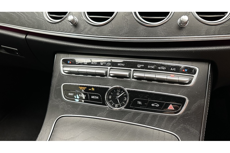 Mercedes-Benz E Class E220d AMG Line Night Edition - U3909