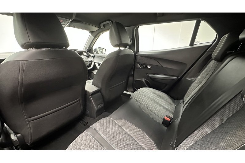 Peugeot E-2008 Allure - U3913