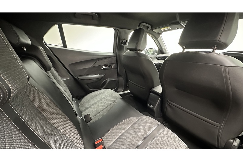 Peugeot E-2008 Allure - U3913