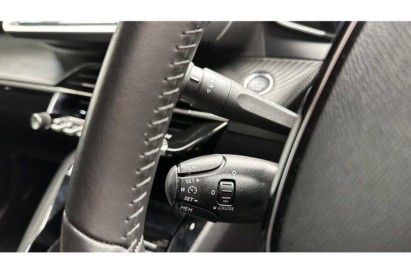 Peugeot E-2008 Allure - U3913