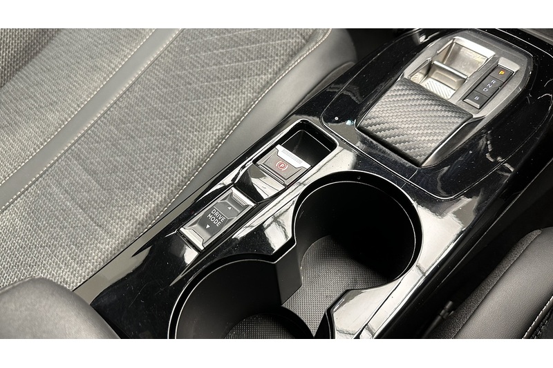 Peugeot E-2008 Allure - U3913