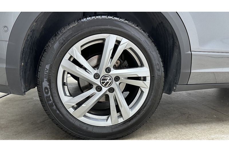 Volkswagen T-Roc TSI R-Line - U3919