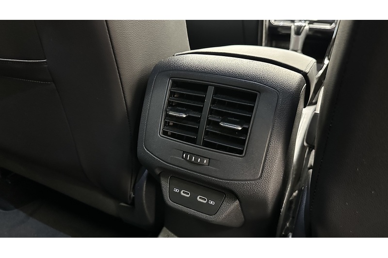 Volkswagen T-Roc TSI R-Line - U3919