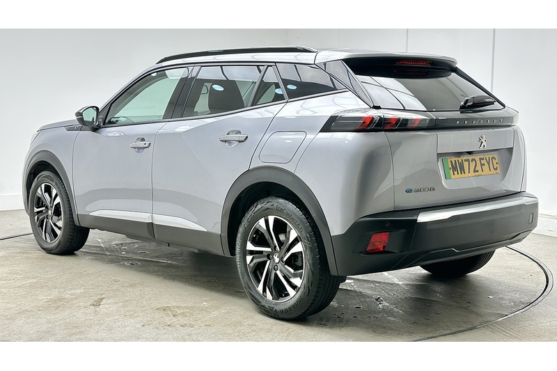 Peugeot E-2008 Allure Premium + - U3929