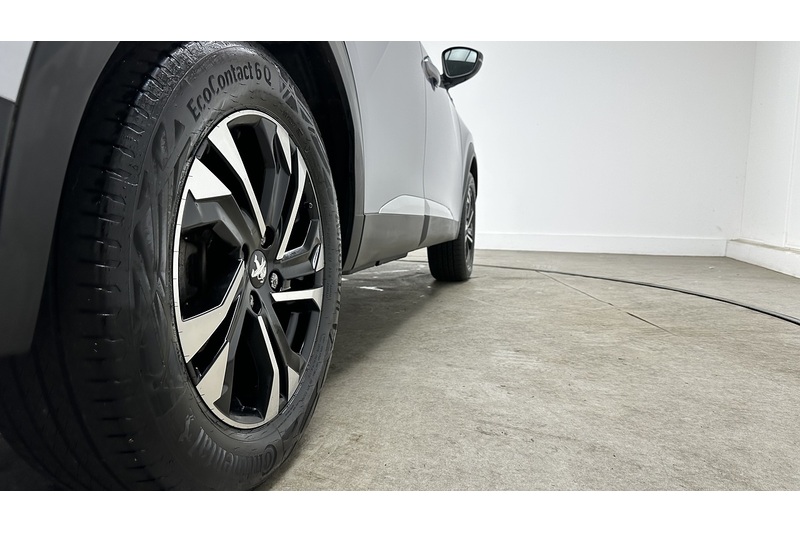 Peugeot E-2008 Allure Premium + - U3929