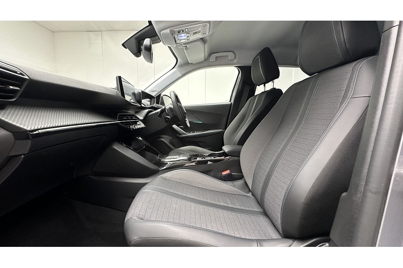 Peugeot E-2008 Allure Premium + - U3929