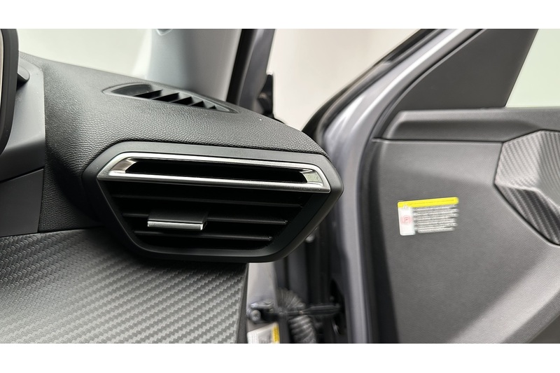 Peugeot E-2008 Allure Premium + - U3929