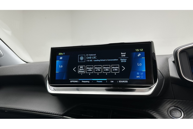 Peugeot E-2008 Allure Premium + - U3929