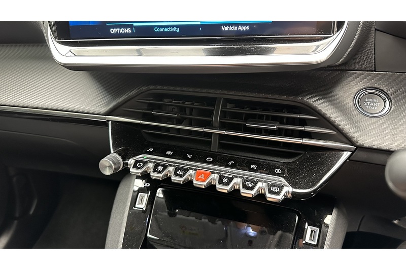 Peugeot E-2008 Allure Premium + - U3929