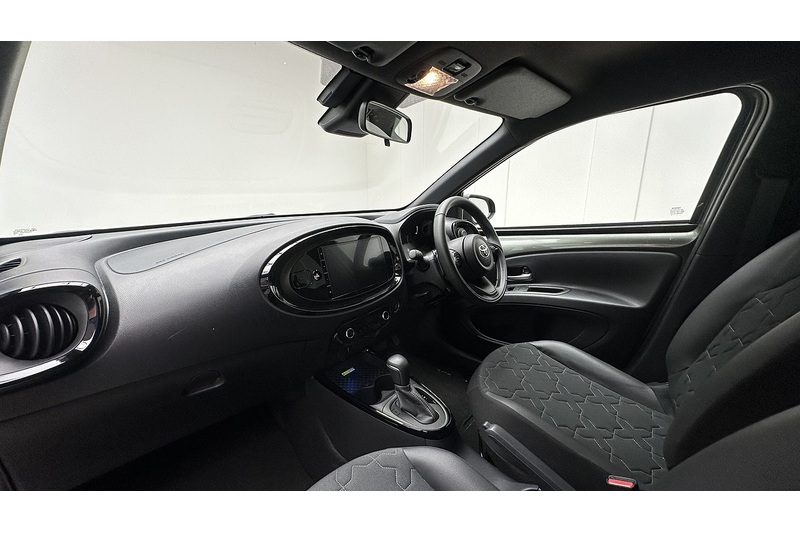 Toyota Aygo X VVT-i Exclusive - U3942