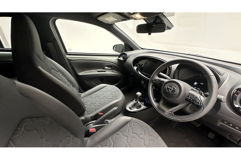 Toyota Aygo X VVT-i Exclusive - U3942