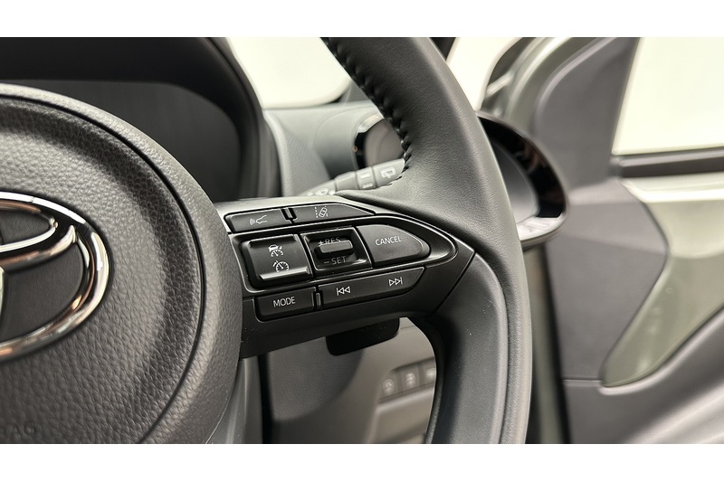Toyota Aygo X VVT-i Exclusive - U3942