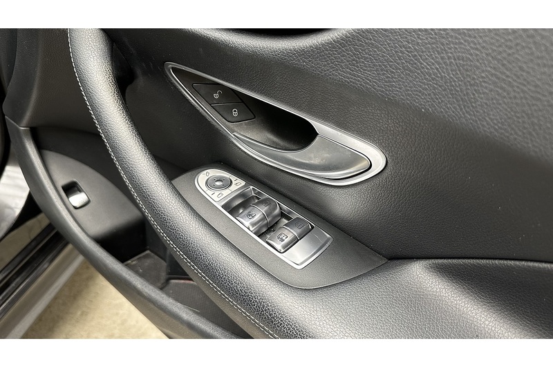 Mercedes-Benz E Class E220d AMG Line - U3948