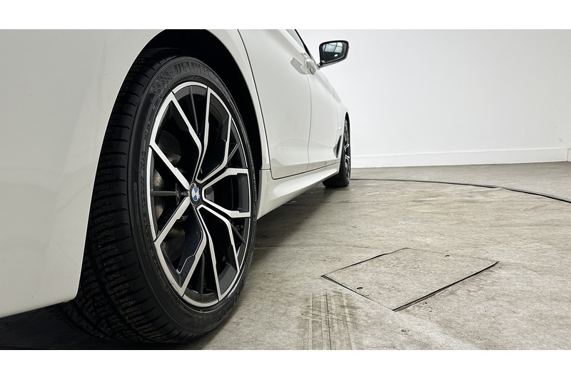 BMW 5 Series 520d MHT M Sport - U3963
