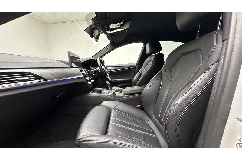 BMW 5 Series 520d MHT M Sport - U3963