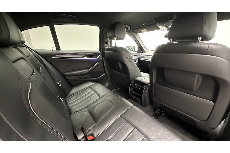 BMW 5 Series 520d MHT M Sport - U3963