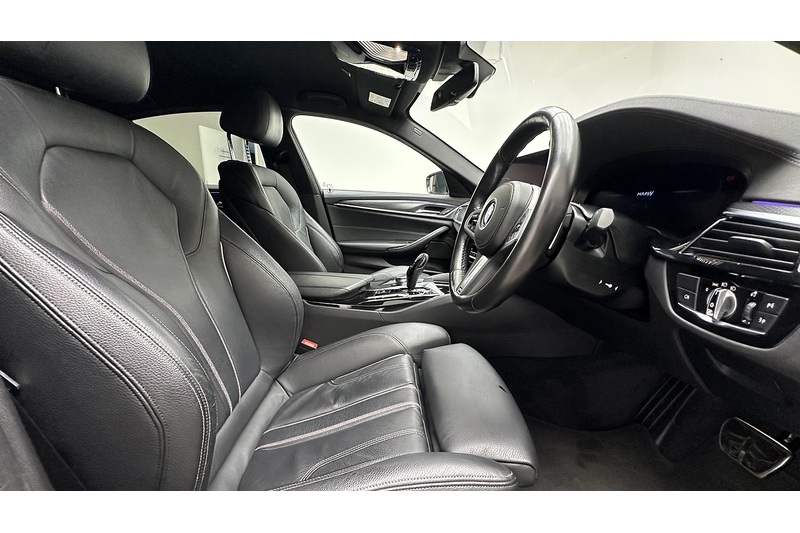 BMW 5 Series 520d MHT M Sport - U3963