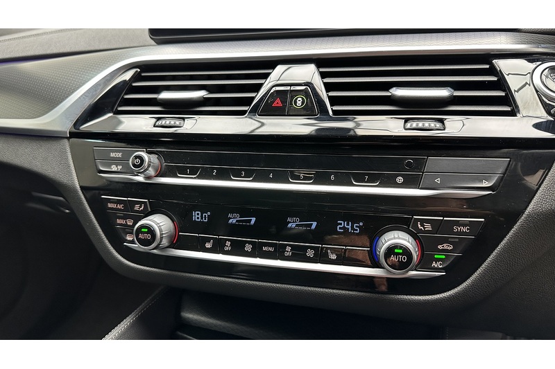 BMW 5 Series 520d MHT M Sport - U3963