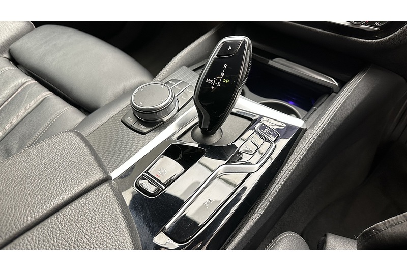 BMW 5 Series 520d MHT M Sport - U3963