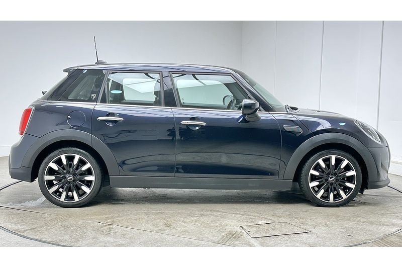 MINI Hatch Cooper Exclusive - U3973