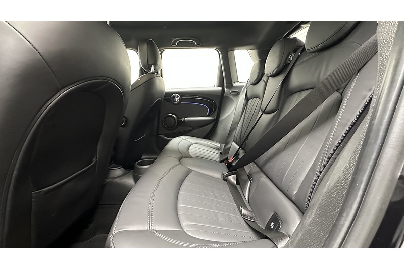 MINI Hatch Cooper Exclusive - U3973