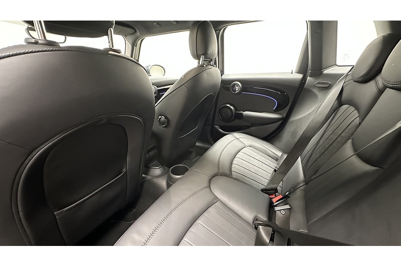 MINI Hatch Cooper Exclusive - U3973