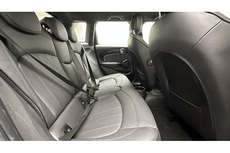 MINI Hatch Cooper Exclusive - U3973