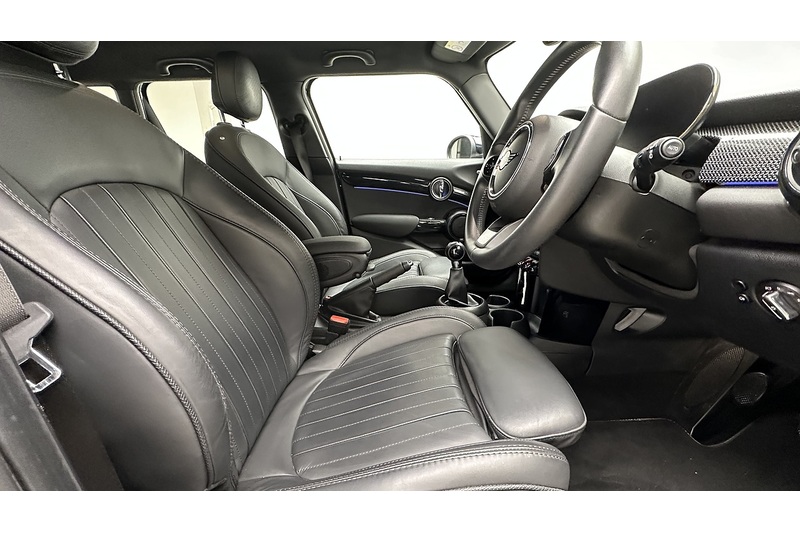 MINI Hatch Cooper Exclusive - U3973