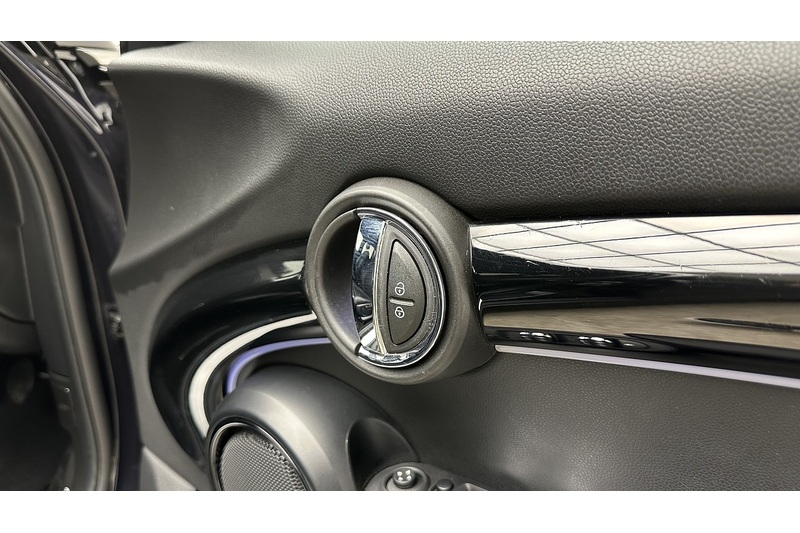 MINI Hatch Cooper Exclusive - U3973