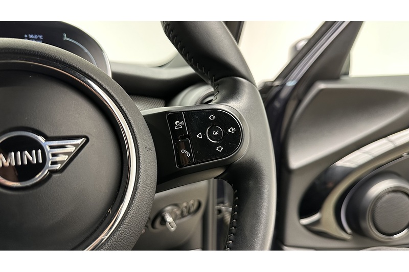 MINI Hatch Cooper Exclusive - U3973
