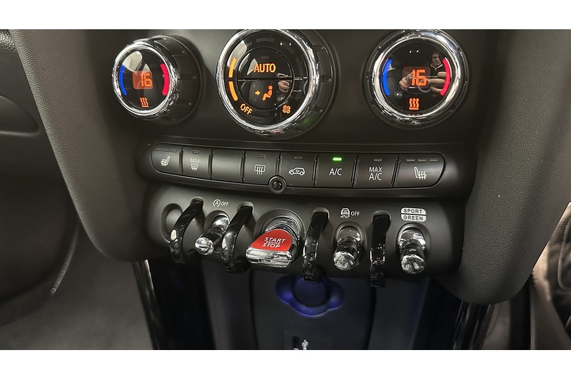 MINI Hatch Cooper Exclusive - U3973