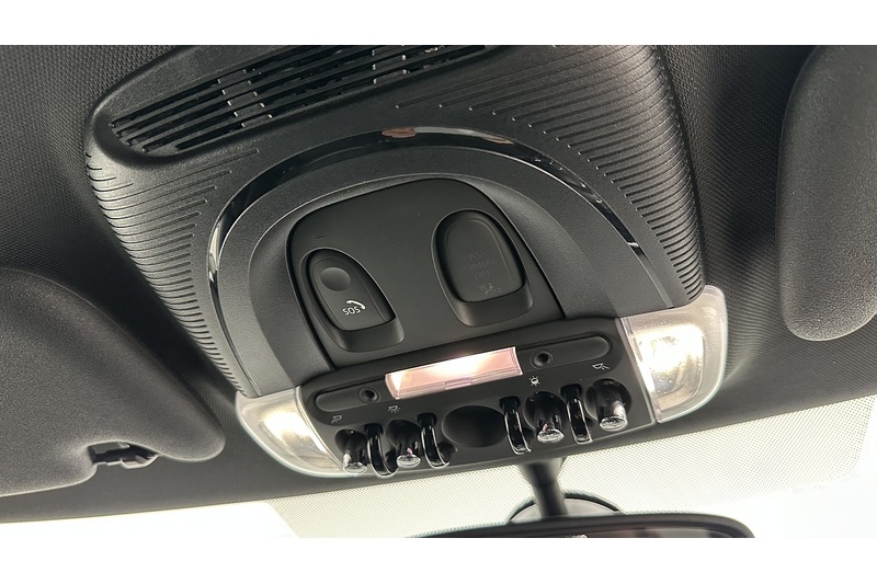 MINI Hatch Cooper Exclusive - U3973