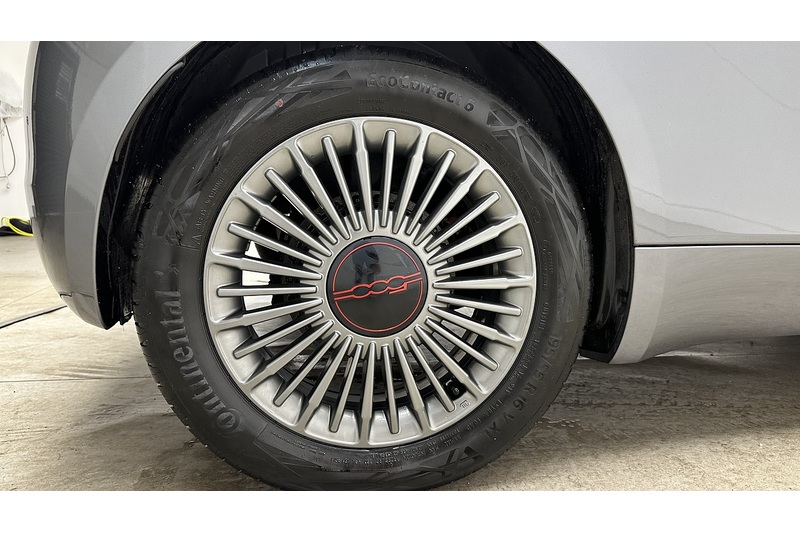 Fiat 500e RED - U3980