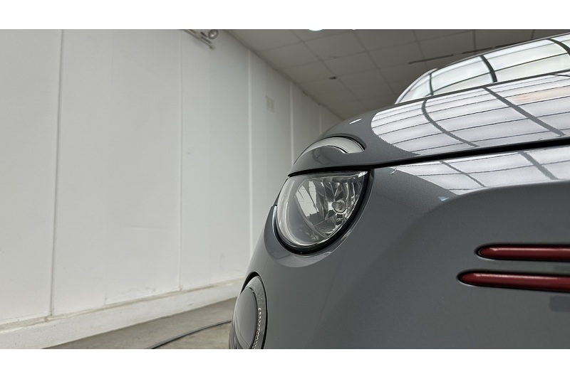 Fiat 500e RED - U3980