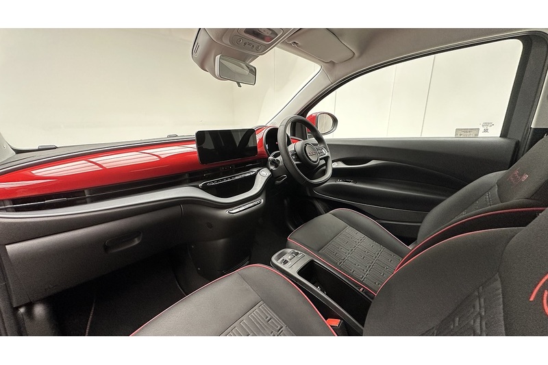 Fiat 500e RED - U3980