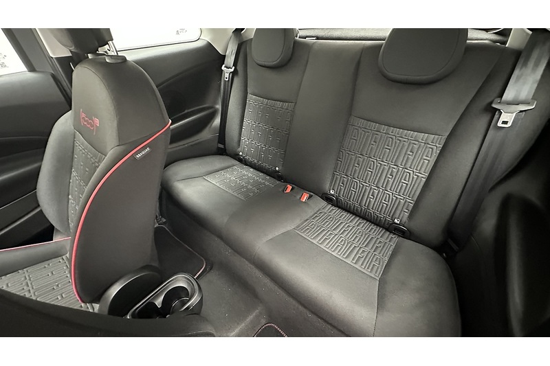 Fiat 500e RED - U3980