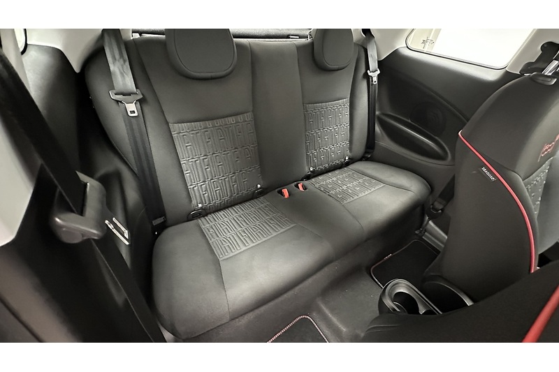 Fiat 500e RED - U3980