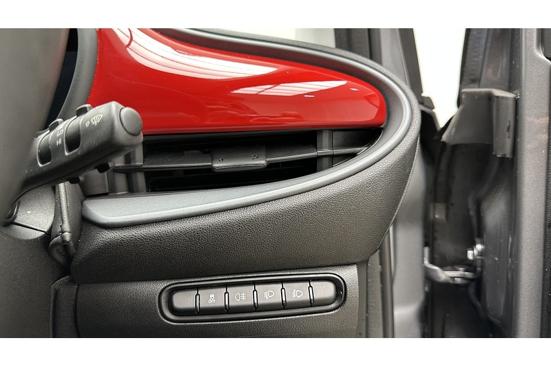 Fiat 500e RED - U3980