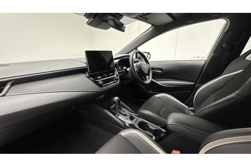 Toyota Corolla VVT-h GR SPORT - U3991