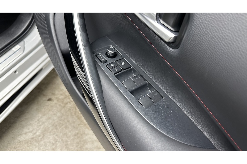Toyota Corolla VVT-h GR SPORT - U3991
