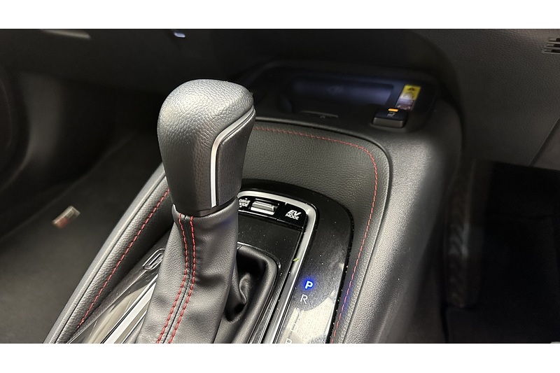 Toyota Corolla VVT-h GR SPORT - U3991